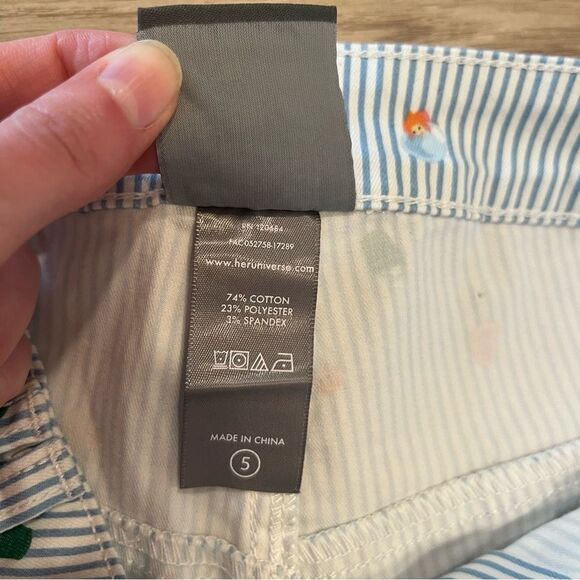 NWT Her Universe Studio Ghibli Ponyo Striped High-Waist Shorts Size 5 - Picture 5 of 7